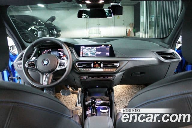 BMW 1 Series 2023 — фото 8 из 20
