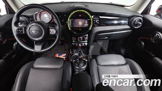 Mini Cooper 2022 — фото 7 из 20