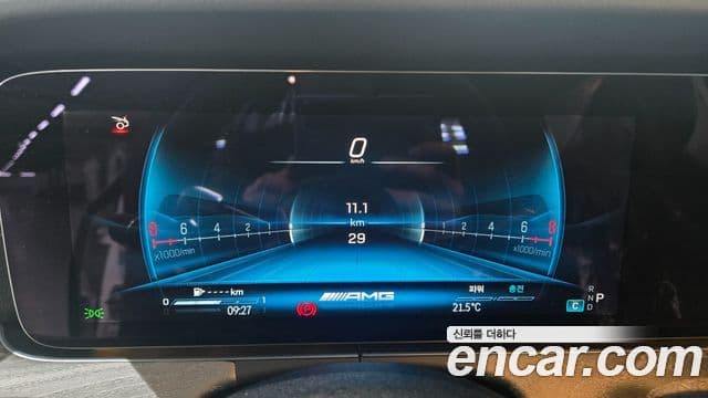 Mercedes-Benz AMG GT 2025 — ფოტო 16/20