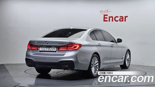 BMW 5 Series 2020 — Şəkil 2/20