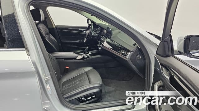 BMW 5 Series 2020 — Şəkil 11/20