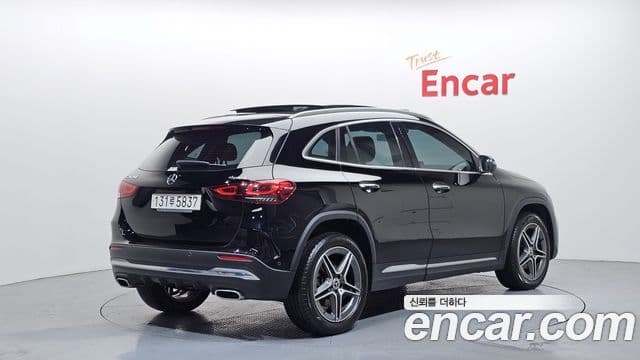 Mercedes-Benz GLA-Class 2021 — Şəkil 2/20