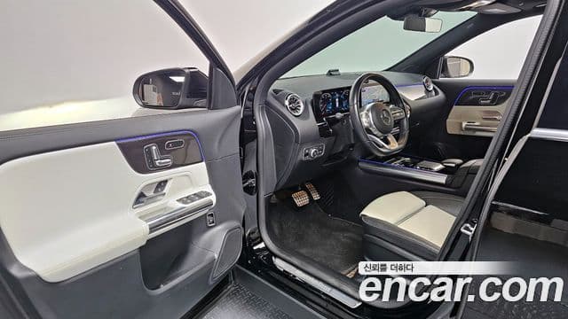 Mercedes-Benz GLA-Class 2021 — Şəkil 10/20