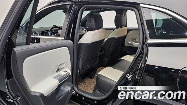Mercedes-Benz GLA-Class 2021 — фото 11 из 20