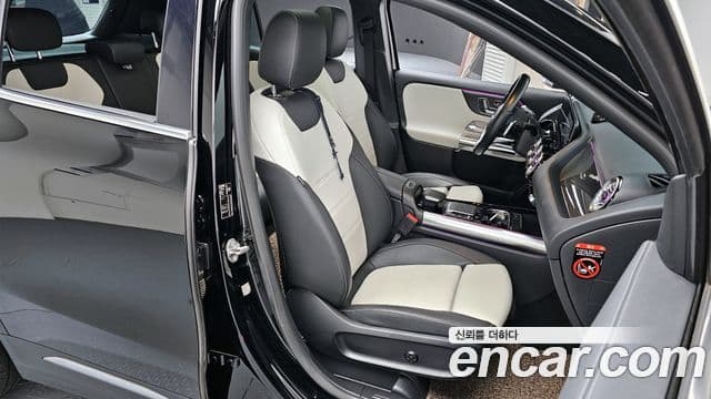 Mercedes-Benz GLA-Class 2021 — Şəkil 12/20