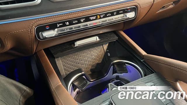 Mercedes-Benz GLE-Class 2025 — ფოტო 15/20