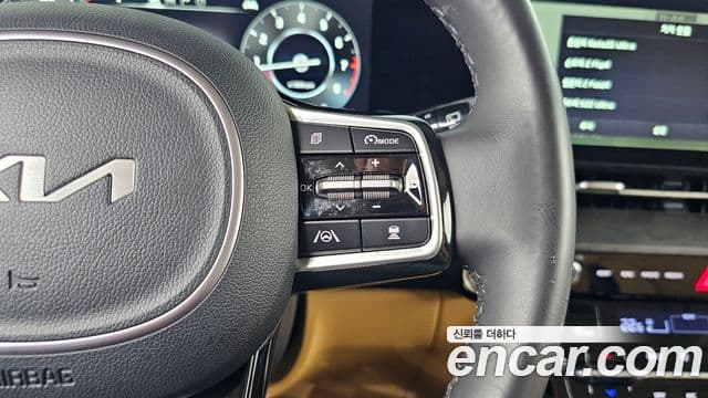 Kia Carnival 2023 — Şəkil 16/20