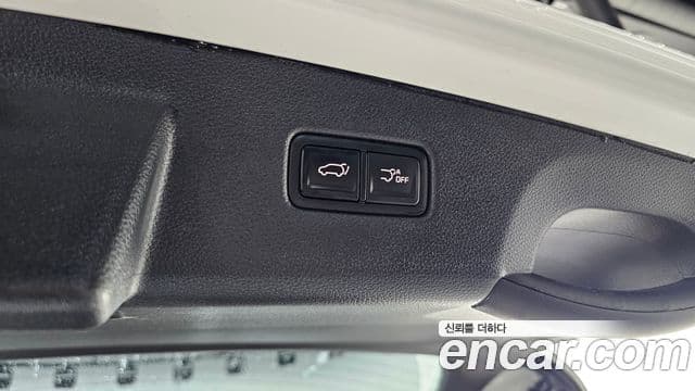 Kia Carnival 2023 — Şəkil 17/20