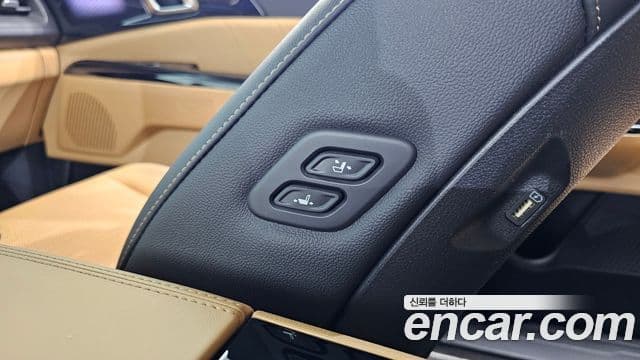 Kia Carnival 2023 — Şəkil 18/20