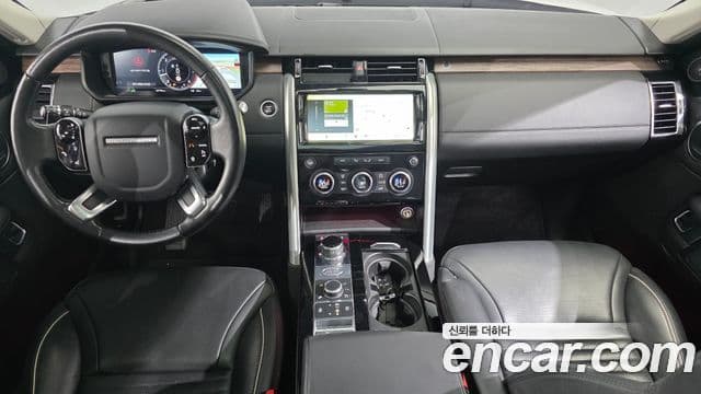 Land Rover Discovery 5 2019 — Şəkil 7/20