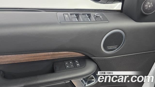 Land Rover Discovery 5 2019 — Şəkil 14/20