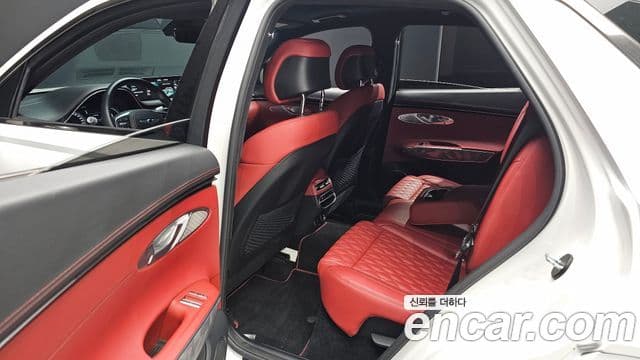 Genesis GV70 2022 — фото 12 из 20
