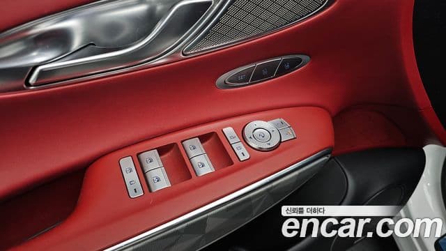 Genesis GV70 2022 — фото 17 из 20