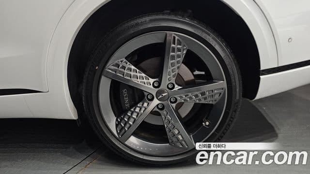 Genesis GV70 2022 — ფოტო 14/33