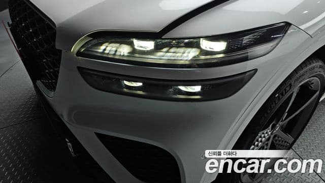 Genesis GV70 2022 — ფოტო 31/33
