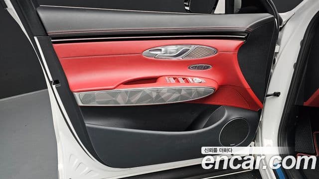 Genesis GV70 2022 — ფოტო 33/33