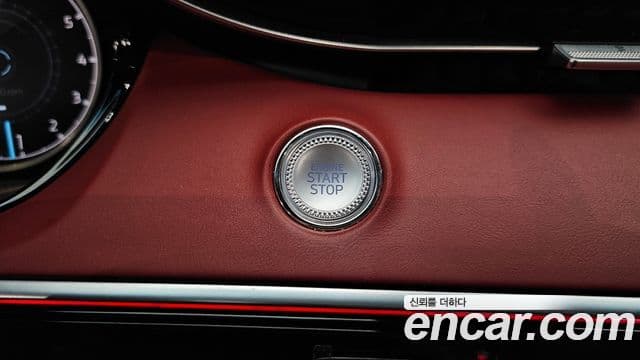 Genesis GV70 2022 — ფოტო 18/33
