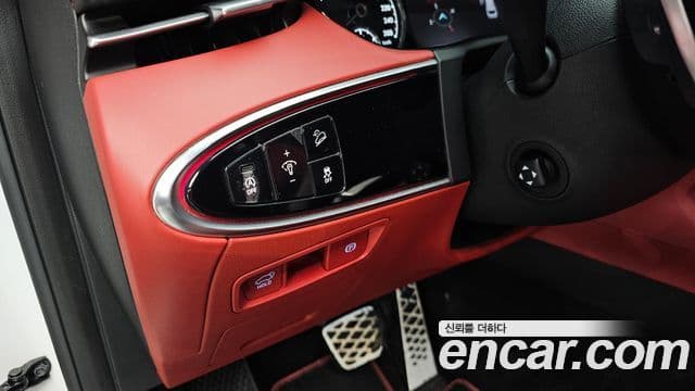 Genesis GV70 2022 — ფოტო 23/33