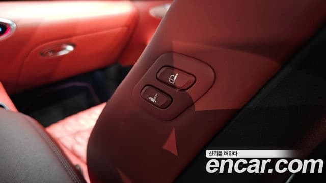 Genesis GV70 2022 — ფოტო 28/33