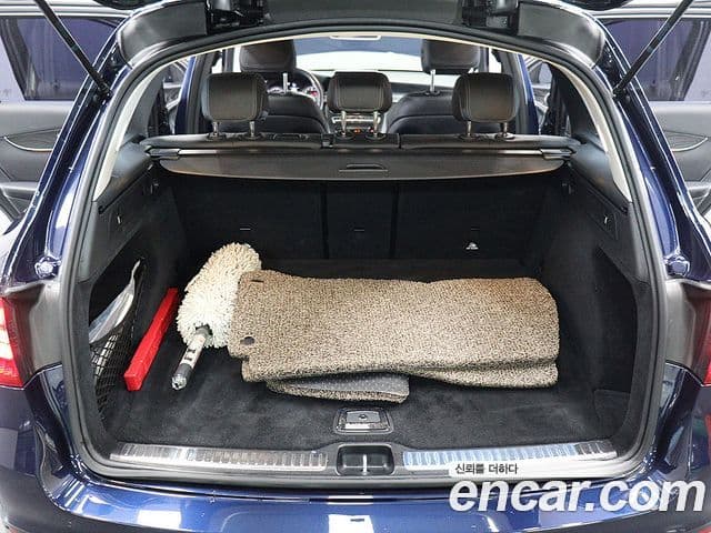 Mercedes-Benz GLC-Class 2019 — Photo 15/20