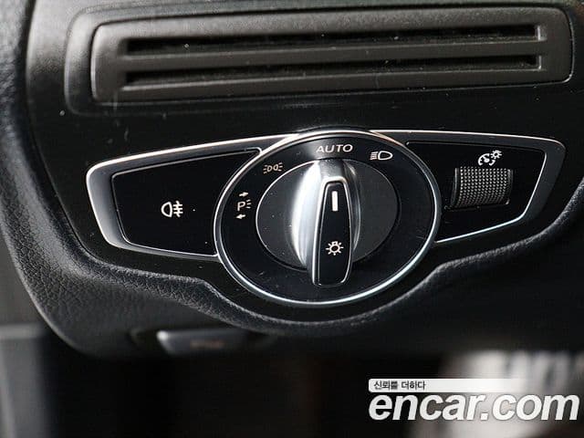 Mercedes-Benz GLC-Class 2019 — Photo 19/20