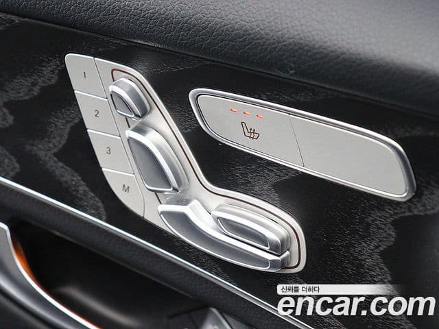 Mercedes-Benz GLC-Class 2019 — Photo 2/20