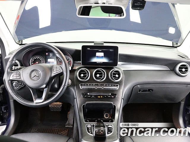 Mercedes-Benz GLC-Class 2019 — Photo 6/20