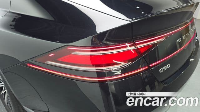 Genesis G90 2022 — Photo 10/30