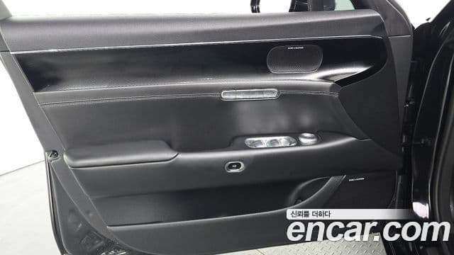 Genesis G90 2022 — Photo 3/30