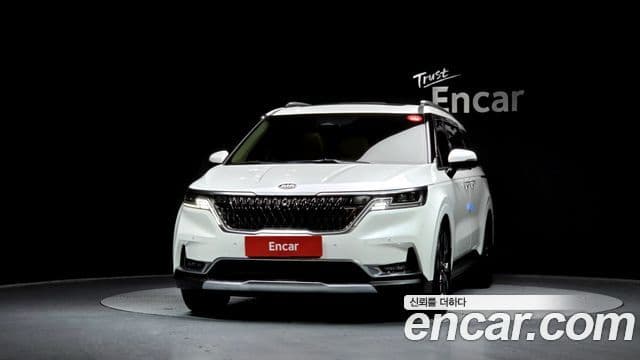 Kia Carnival 2021 — ფოტო 3/20