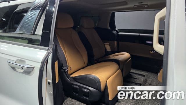 Kia Carnival 2021 — ფოტო 12/20