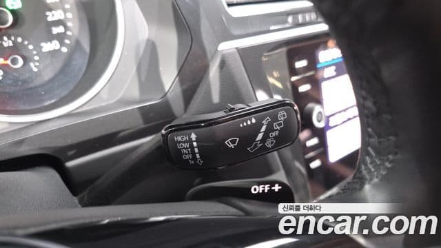 Volkswagen Tiguan 2020 — Şəkil 17/20