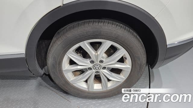 Volkswagen Tiguan 2020 — Şəkil 15/30
