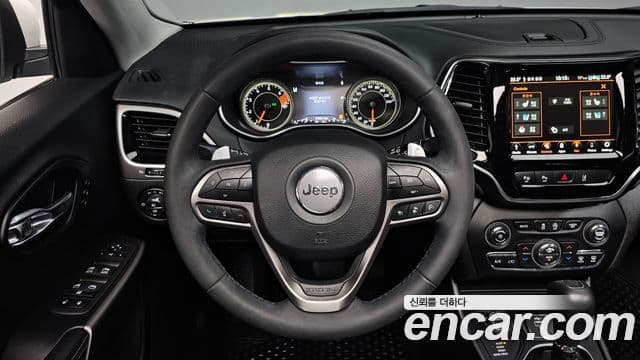 Jeep Cherokee 2021 — Şəkil 26/32