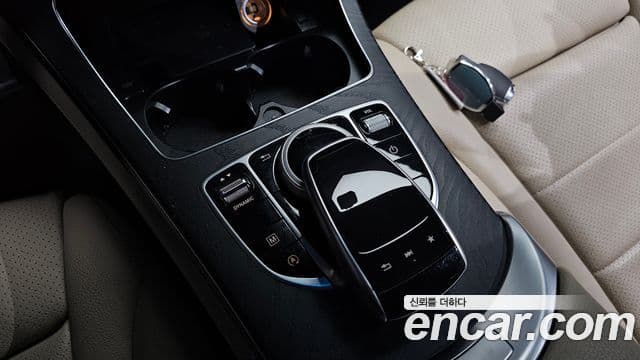 Mercedes-Benz GLC-Class 2019 — Şəkil 16/20
