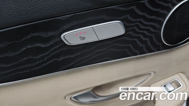 Mercedes-Benz GLC-Class 2019 — Şəkil 19/20