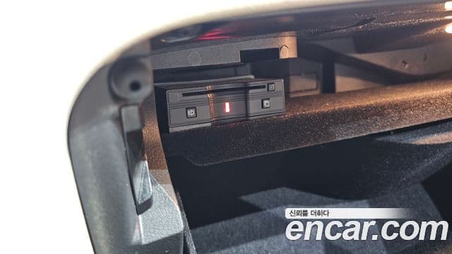 Mercedes-Benz GLC-Class 2019 — Photo 28/32