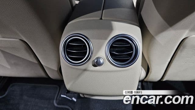 Mercedes-Benz GLC-Class 2019 — Photo 25/32