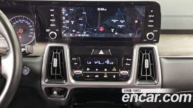 Kia Sorento 2021 — ფოტო 14/20