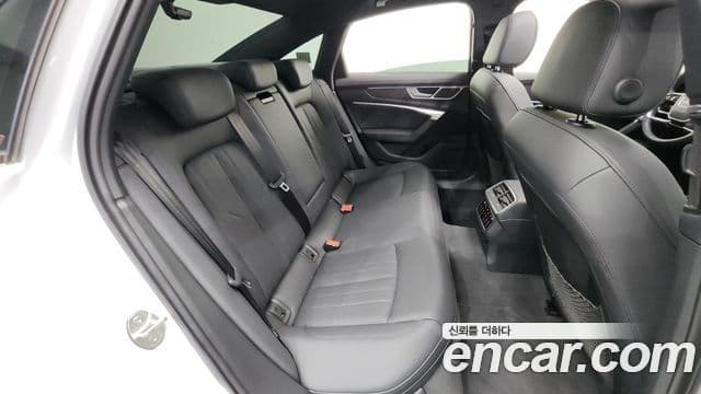 Audi A6 2022 — ფოტო 19/20