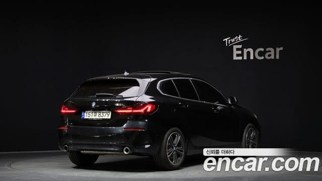 BMW 1 Series 2023 — ფოტო 2/20