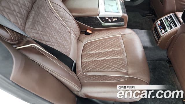 BMW 7 Series 2020 — Photo 26/36