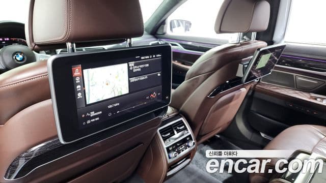 BMW 7 Series 2020 — Photo 14/36