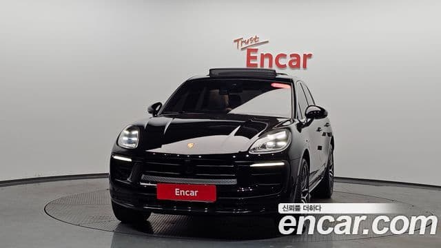 Porsche Macan 2022 — Фото 3/20