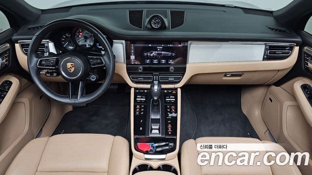 Porsche Macan 2022 — Фото 7/20