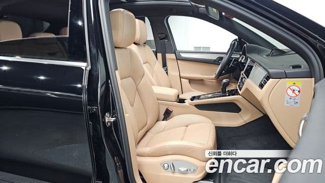 Porsche Macan 2022 — Фото 11/20