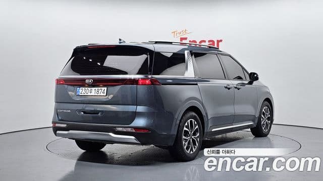 Kia Carnival 2021 — фото 2 из 20