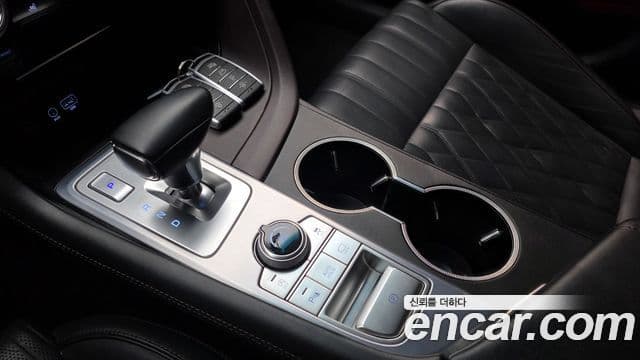 Genesis G70 2018 — ფოტო 16/20