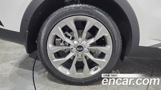 Kia Sorento 2021 — Фото 5/20