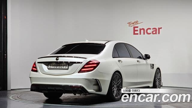 Mercedes-Benz S-Class 2019 — Photo 10/20